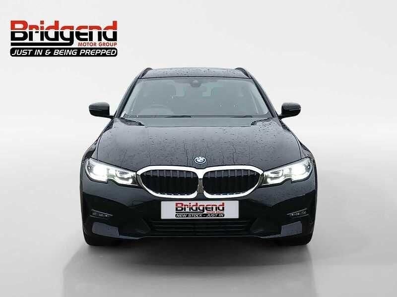 Used BMW 330 292 HP (214 kW) 2022 Black Estate