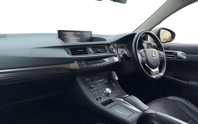 Used Lexus CT200h 136 HP (100 kW) 2018 Silver Hatchback
