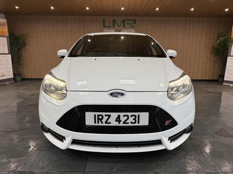 Used Ford Focus ST 2014 White Hatchback