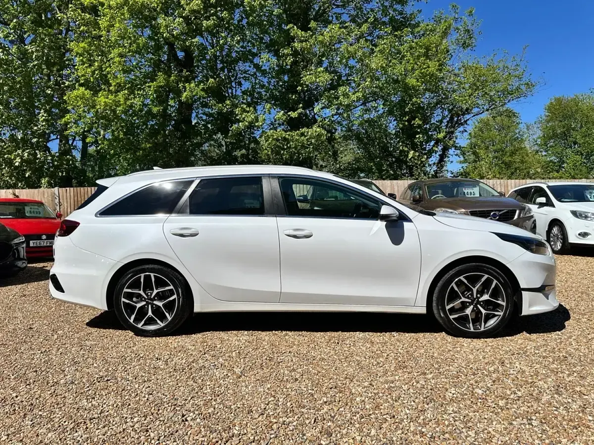 Używany Kia Ceed 2021 Biały Hatchback