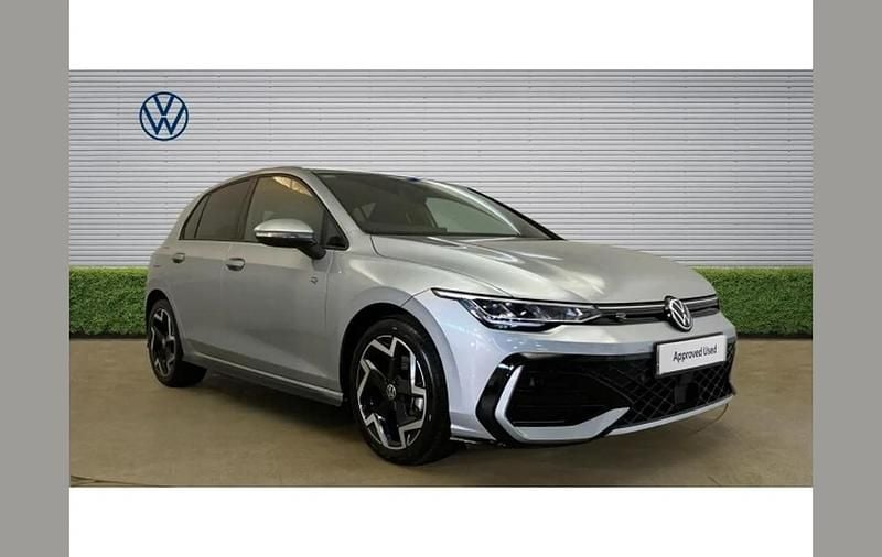 Second-hand VW Golf VIII R-line 150 CP (110 kW) 2025 Hatchback