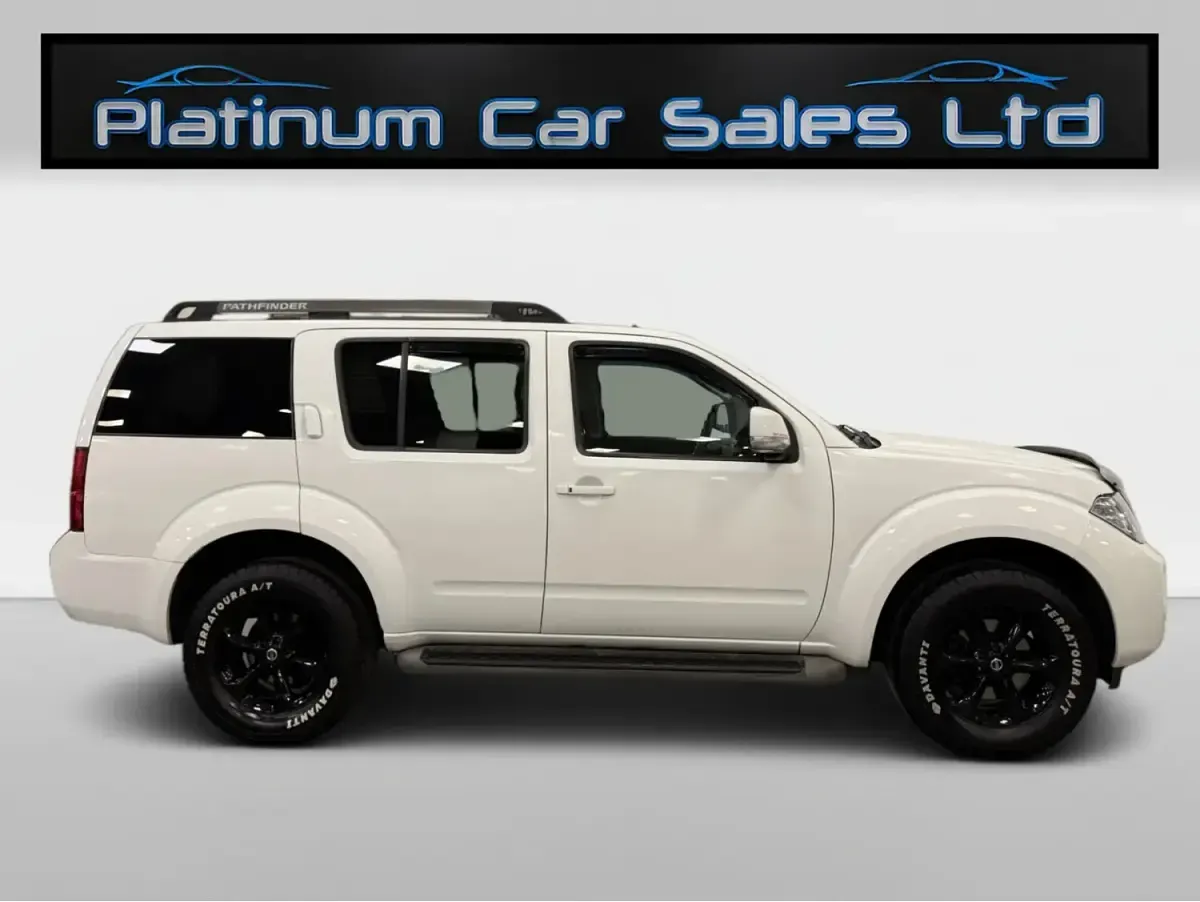 Used Nissan Pathfinder Tekna 2011 White SUV