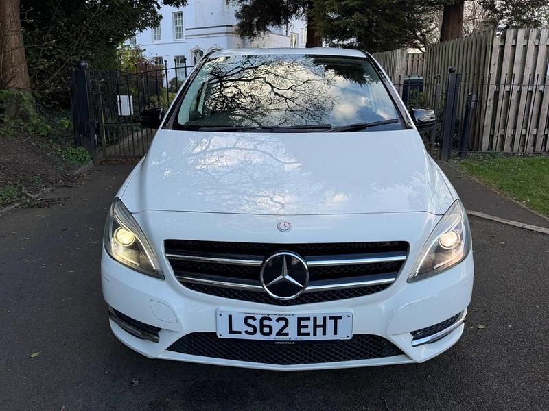Begagnad Mercedes B180 109 HK (80 kW) 2012 Vit Minibuss