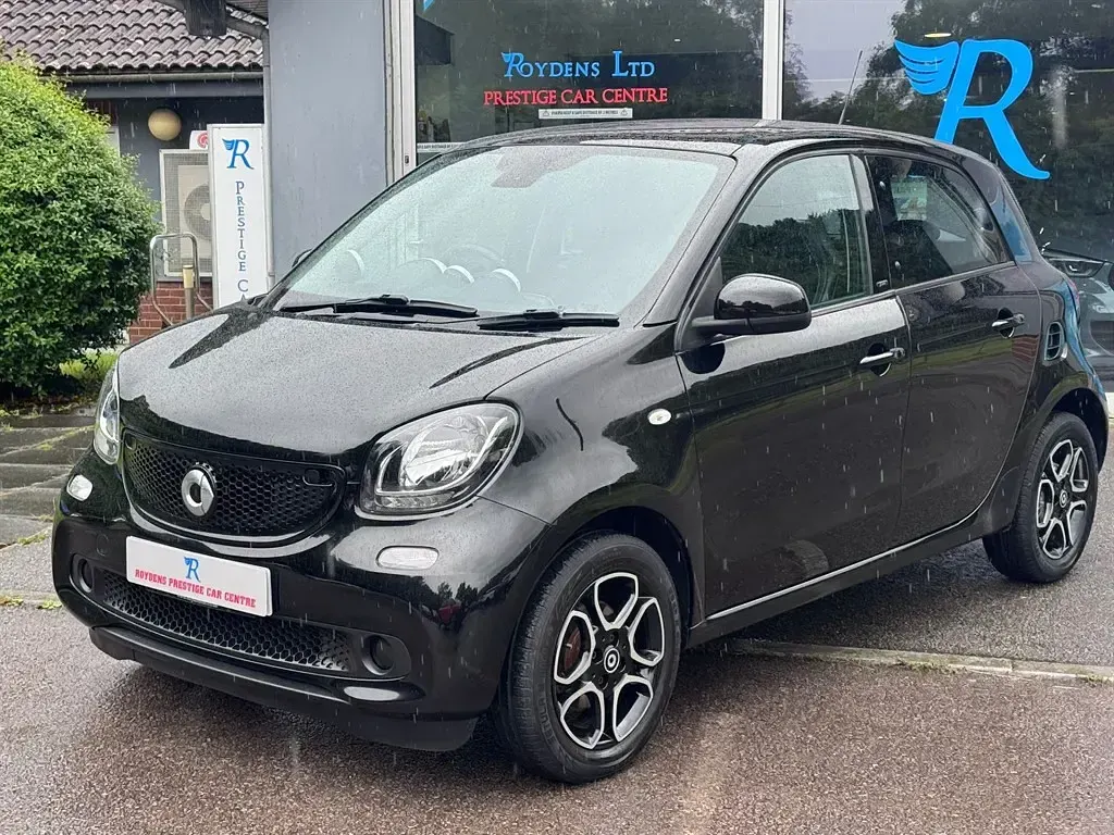 Used Smart ForFour Premium 71 HP (52 kW) 2015 Black Hatchback