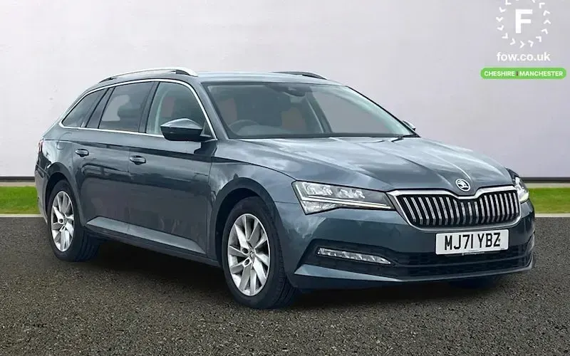 Usado Skoda Superb SE Technology 150 CV (110 kW) 2022 Familiar