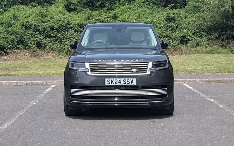 Used Land Rover Range Rover 615 HP (452 kW) 2024 Grey SUV
