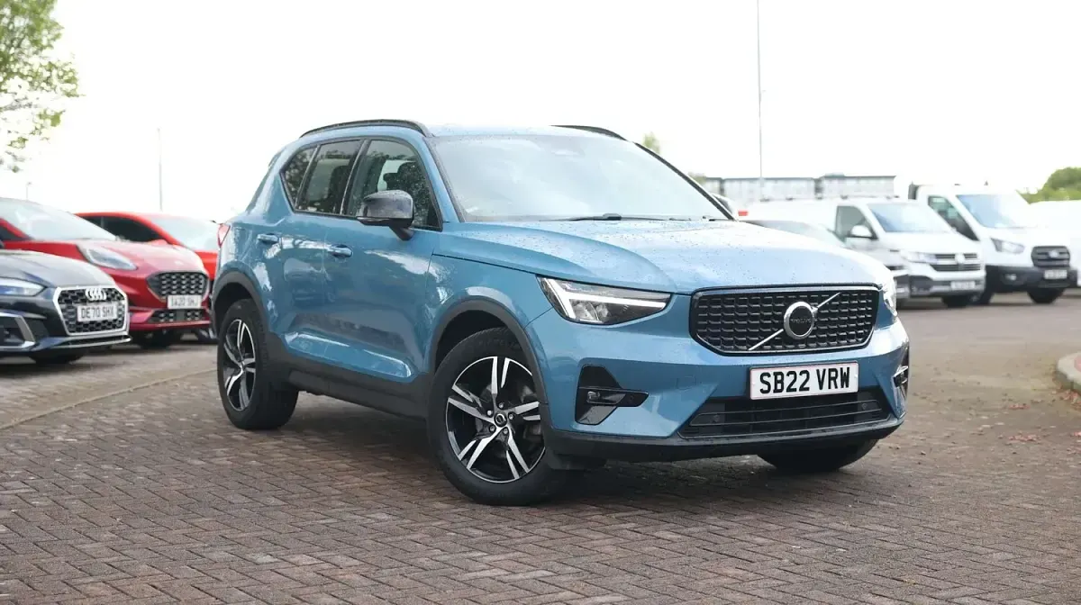 Used Volvo XC40 Plus 160 HP (117 kW) 2022 Blue SUV