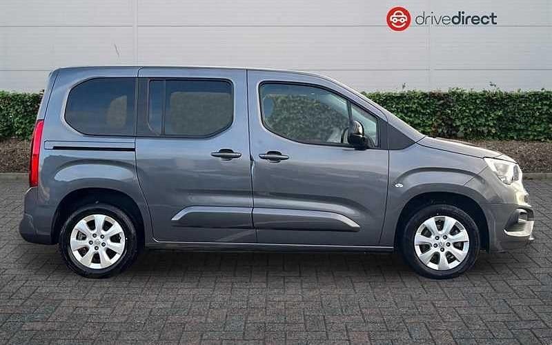 Used Vauxhall Combo 100 kW (136 HP) 2022 Grey Estate