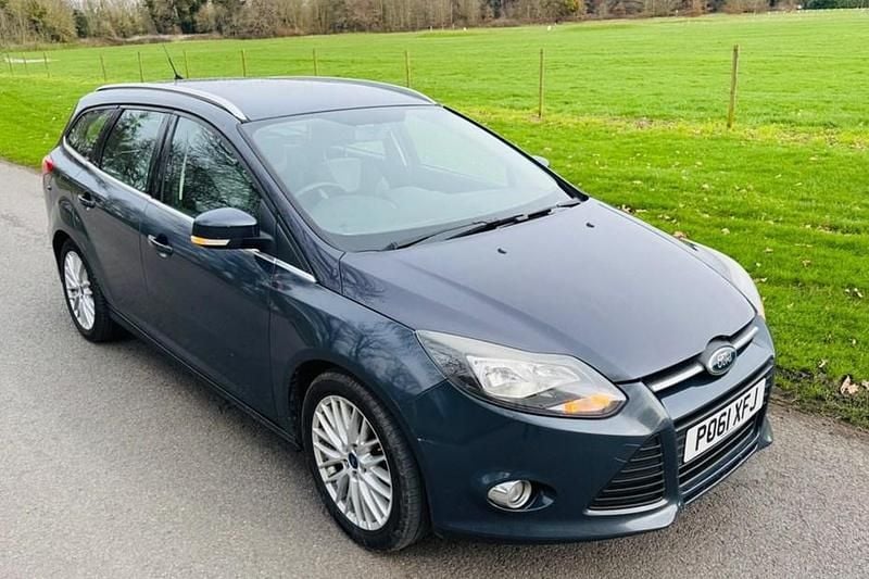 Used Ford Focus Zetec 125 HP (91 kW) 2011 Grey Estate