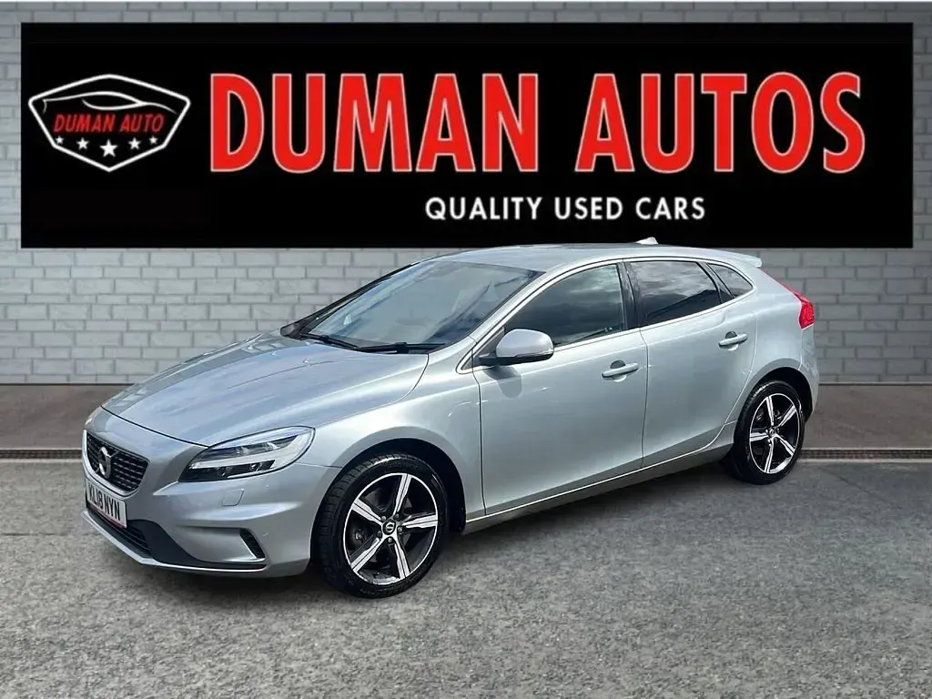 Used Volvo V40 R-Design 122 HP (89 kW) 2018 Silver Hatchback