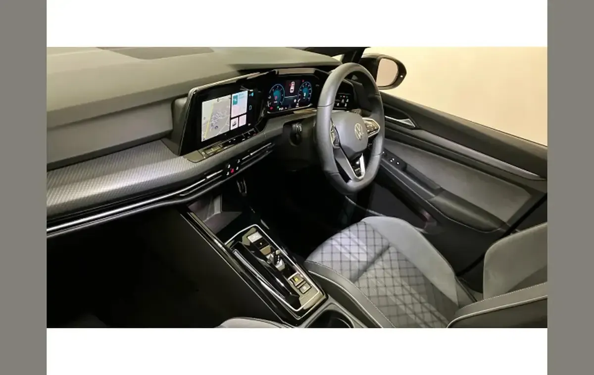 Used VW Golf VIII R-line 150 HP (110 kW) 2023 Black Hatchback