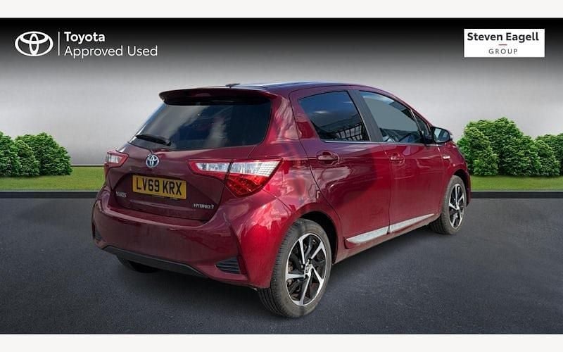 Used Toyota Yaris Hybrid 101 HP (74 kW) 2020 Hatchback