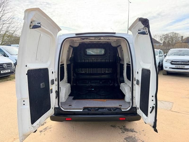 Used Nissan e-NV200 Acenta 80 kW (109 HP) 2017 White MPV