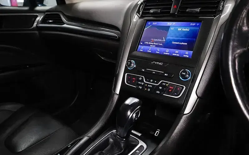 Used Ford Mondeo Titanium 188 HP (138 kW) 2020 Blue Estate