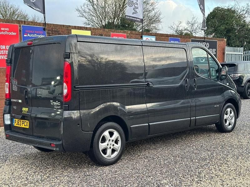 Used Renault Trafic 115 HP (84 kW) 2014 Black MPV