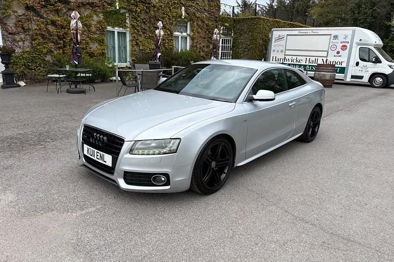 Begagnad Audi A5 S-Line 2011 Silver Sportkupé