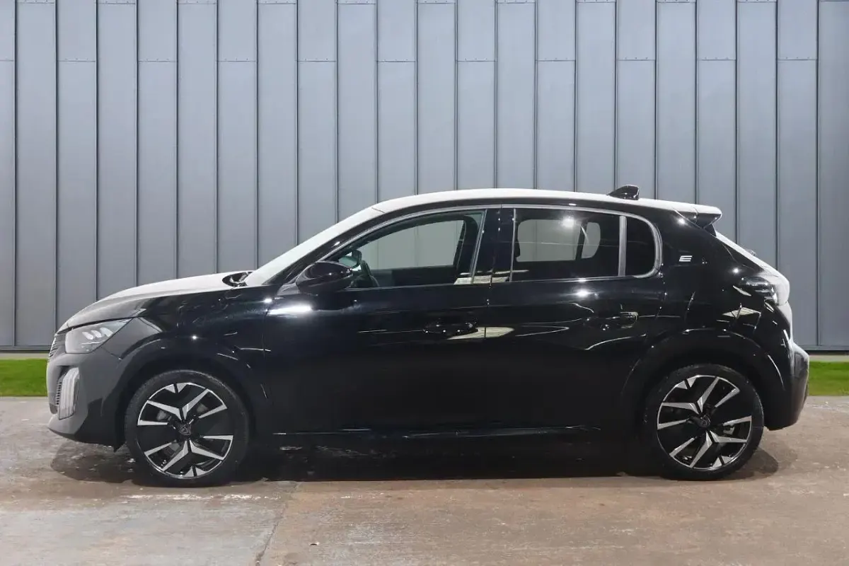 Used Peugeot e-208 GT 113 kW (154 HP) 2025 Black Hatchback