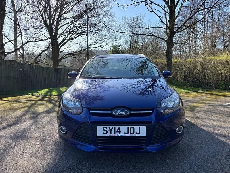 Used Ford Focus Zetec 115 HP (84 kW) 2014 Blue Estate