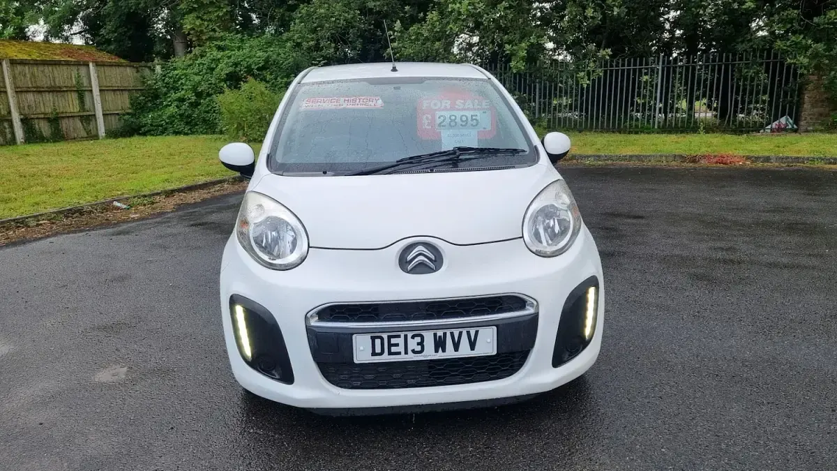 Used Citroën C1 VTR Sport 68 HP (50 kW) 2013 White Hatchback