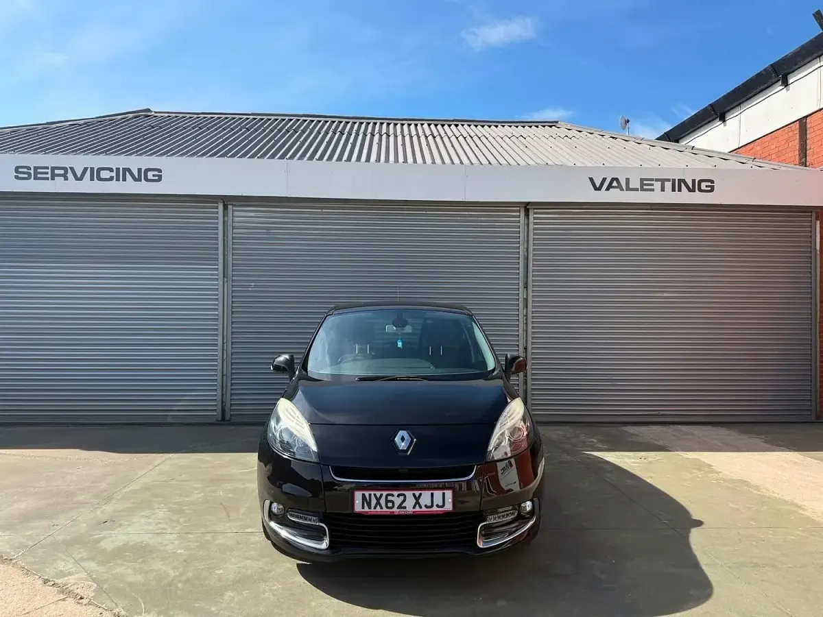 Used Renault Scénic III Dynamique 110 HP (80 kW) 2012 Black MPV