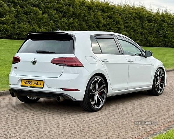 Used VW Golf VII GTI 245 HP (180 kW) 2019 White Hatchback