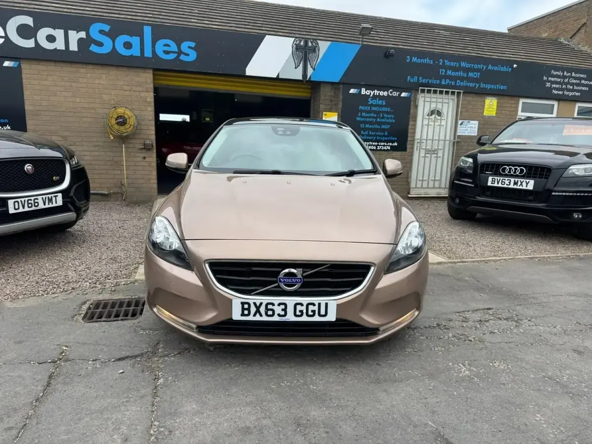 Used Volvo V40 SE 115 HP (84 kW) 2014 Bronze Hatchback