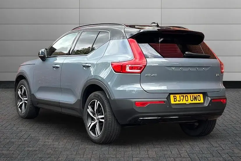 Used Volvo XC40 R-Design 163 HP (119 kW) 2020 Thunder grey SUV