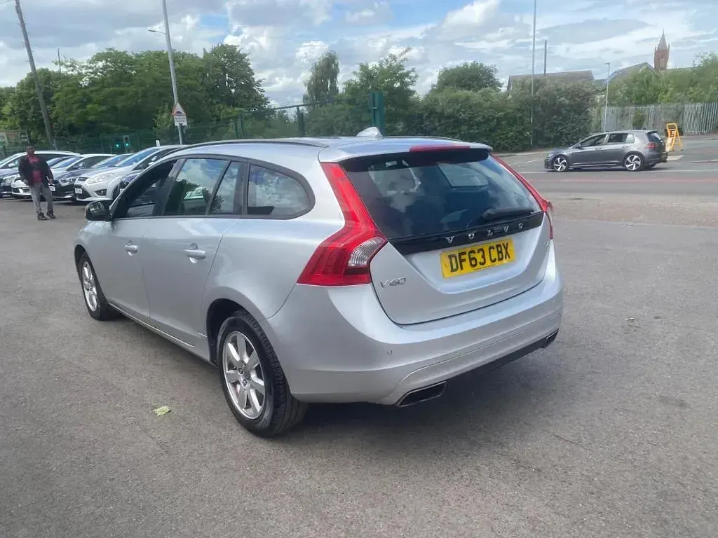 Used Volvo V60 Business Edition 2014 Silver Estate