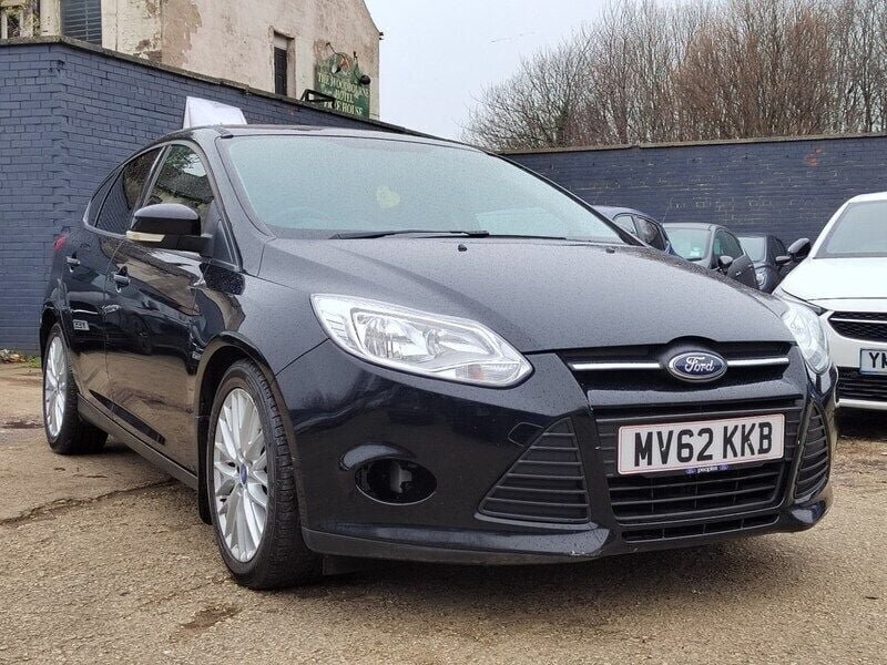 Black Used 2012 Ford Focus Hatchback | £1,995 (Super price) - Image 1/4