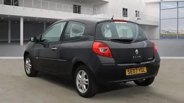 Used Renault Clio Dynamique 98 HP (72 kW) 2007 Black Hatchback