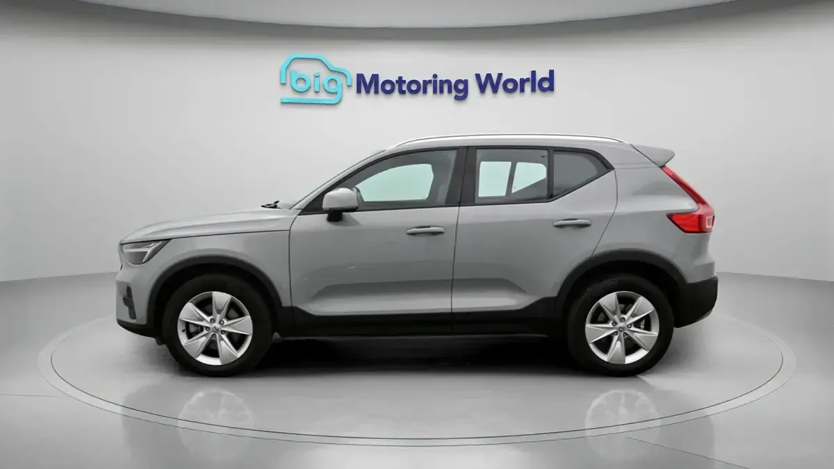 Used Volvo XC40 Core 163 HP (119 kW) 2024 Grey SUV