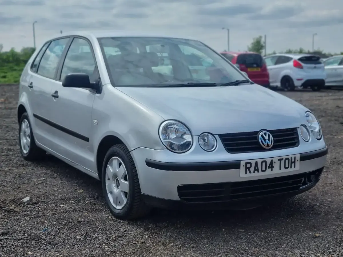Używany VW Polo 75 KM (55 kW) 2004 Srebrny Hatchback