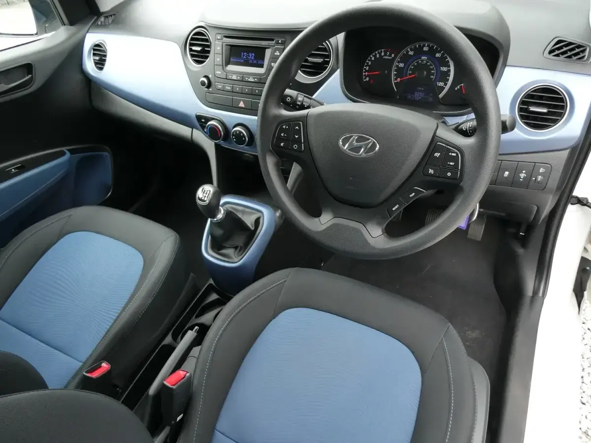 Used Hyundai i10 SE 2016 White Hatchback