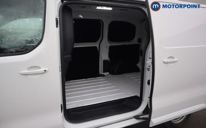 Used Peugeot Expert Premium 144 HP (105 kW) 2022 White Van