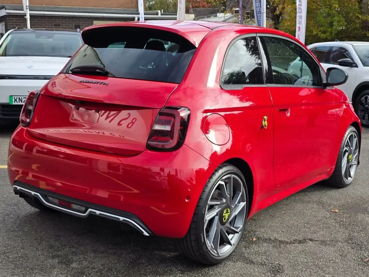 New Abarth 500e Turismo 114 kW (155 HP) 2025 Red Hatchback