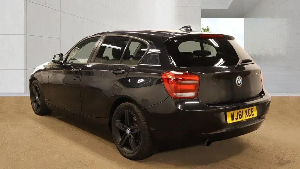 Used BMW 118 Sport Line 2011 Black Hatchback