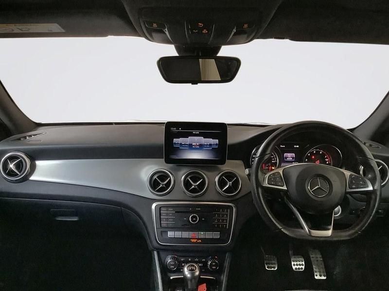 Used Mercedes GLA200 AMG line 156 HP (114 kW) 2018 White SUV