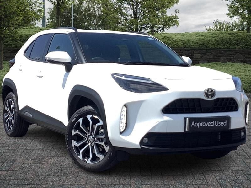 White Used 2024 Toyota Yaris Hybrid Design Hatchback | £22,461 (A bit pricey) - Image 1/4