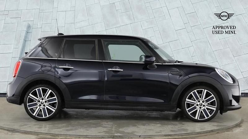 Used Mini Cooper Exclusive 136 HP (100 kW) 2024 Black Hatchback