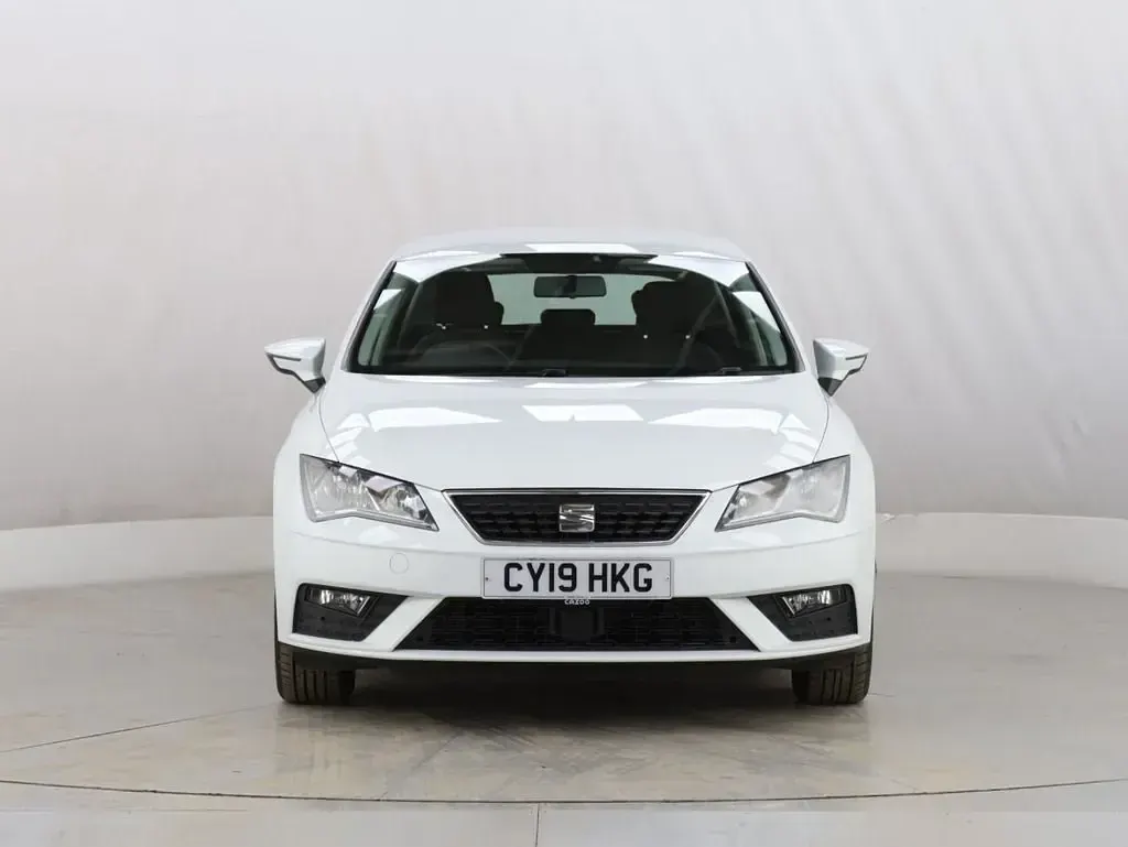 Używany Seat Leon SE 130 KM (95 kW) 2019 Biały Hatchback