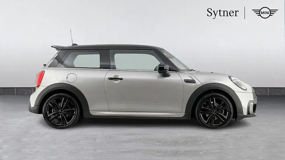 Used Mini Cooper Hatch 134 HP (98 kW) 2023 Silver Hatchback