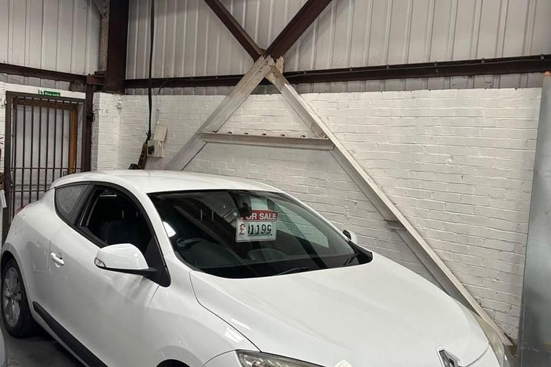 Used Renault Mégane III Expression 110 HP (80 kW) 2010 Coupe