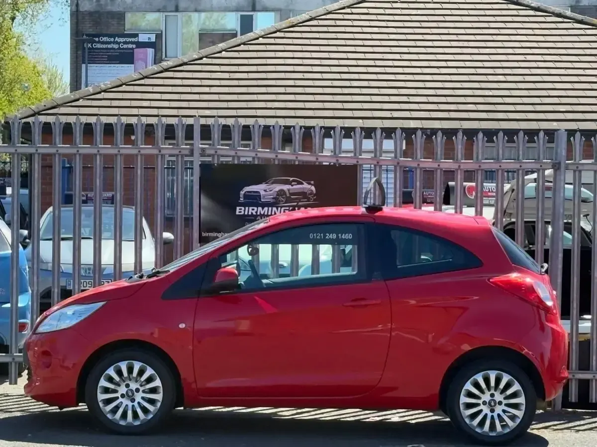 Używany Ford Ka Zetec 69 KM (50 kW) 2014 Czerwony Hatchback