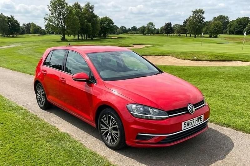 Used VW Golf VII SE 125 HP (91 kW) 2017 Red Hatchback