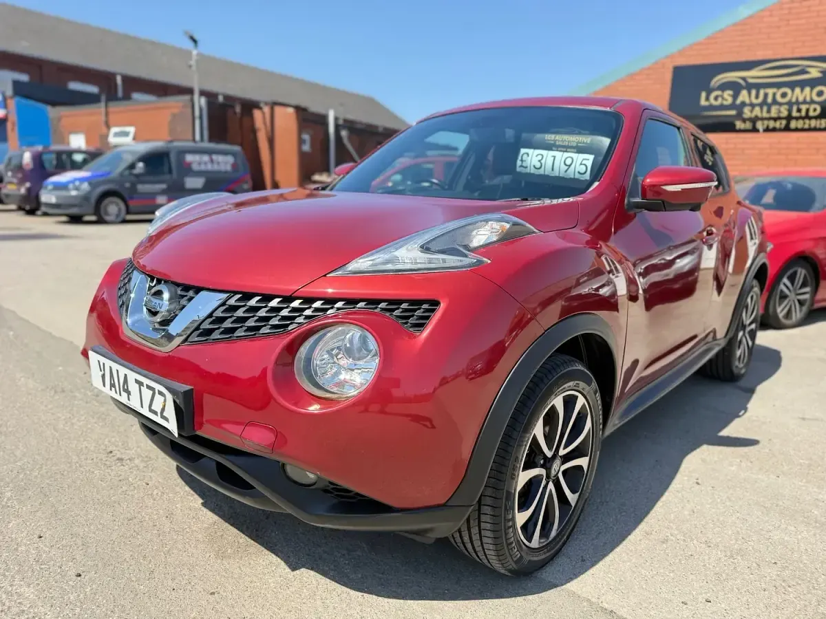 Used Nissan Juke Tekna 110 HP (80 kW) 2014 Red SUV