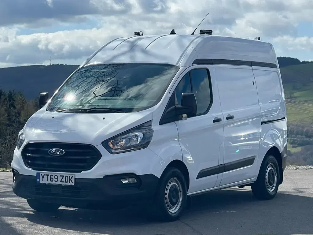 Used Ford Transit Custom S 105 HP (77 kW) 2020 White Van