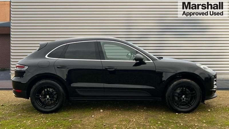Used Porsche Macan 354 HP (260 kW) 2019 Black SUV