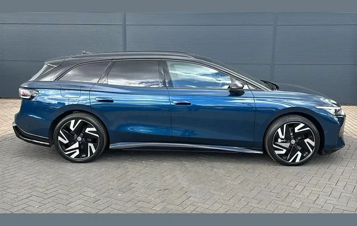 New VW ID.7 GTX 250 kW (340 HP) 2026 Blue Estate