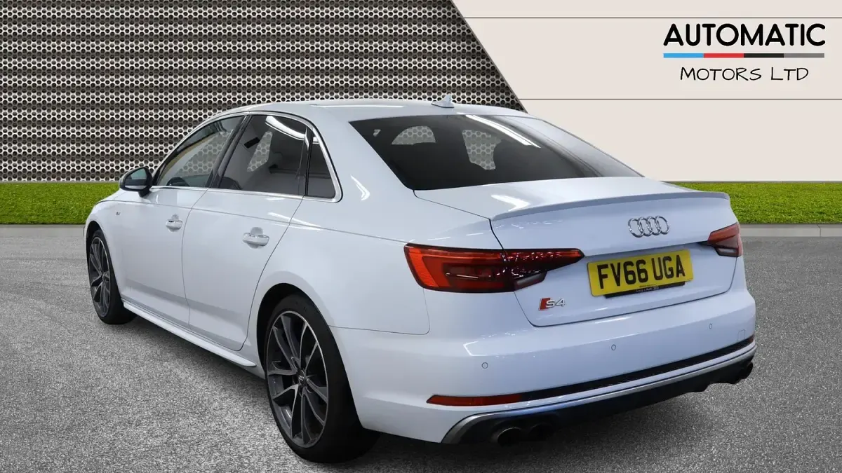 Used Audi A4 Design 354 HP (260 kW) 2017 White Sedan