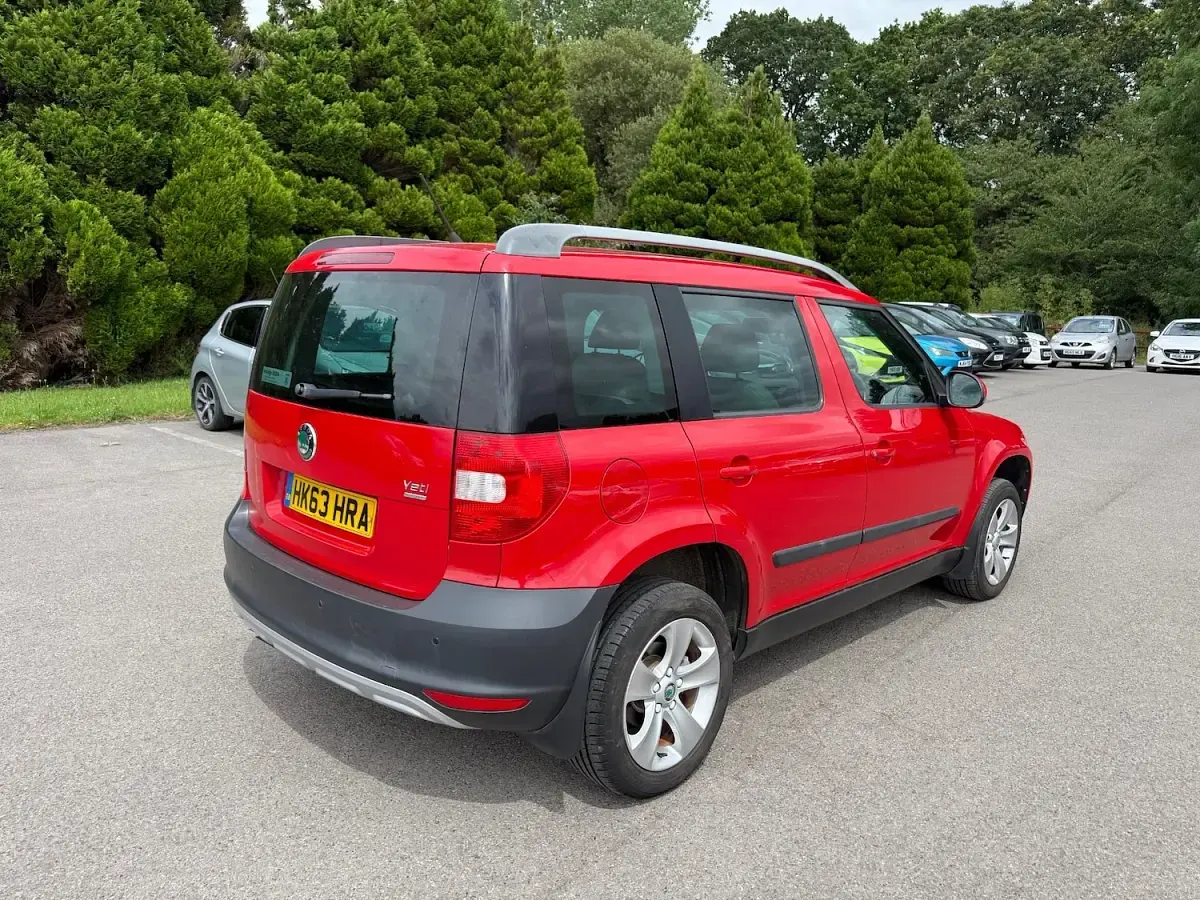 Used Skoda Yeti GreenLine 105 HP (77 kW) 2013 Red SUV